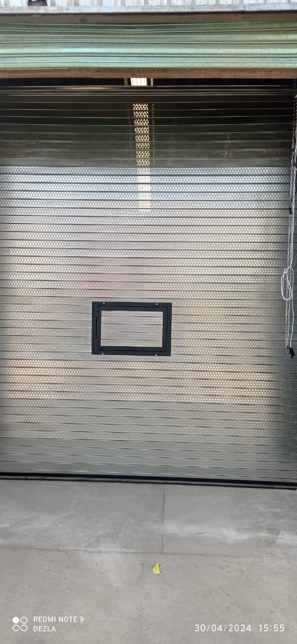 Servicio a cortina industrial